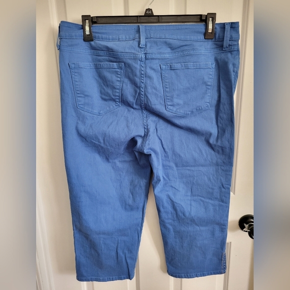 NYDJ Women's Blue Crop Pants Slimming Plus Size 16 - Picture 8 of 8